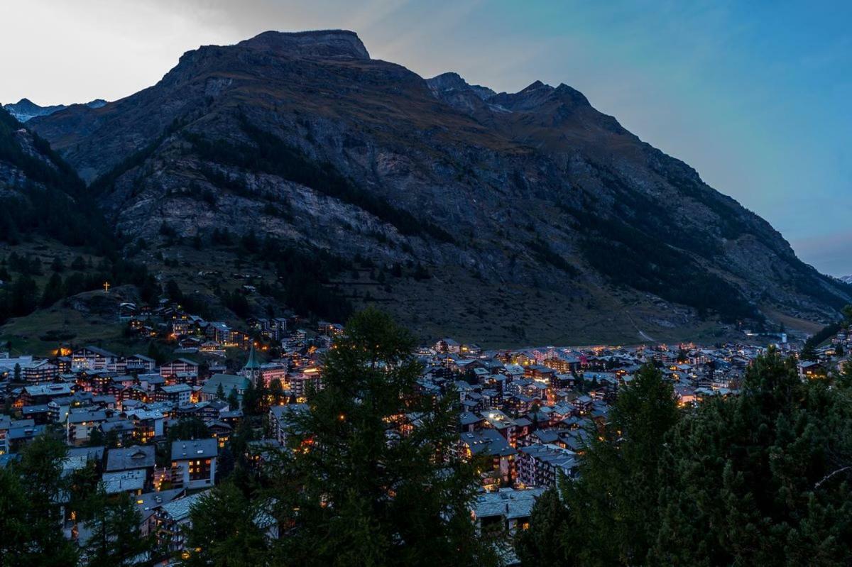 Legendaer Zermatt Aparthotel Ngoại thất bức ảnh